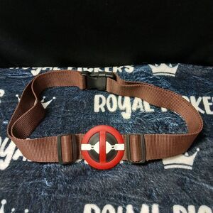 Marvel Buckle Down Deadpool Adjustable Snap Red/Black/White Buckle Brown Belt